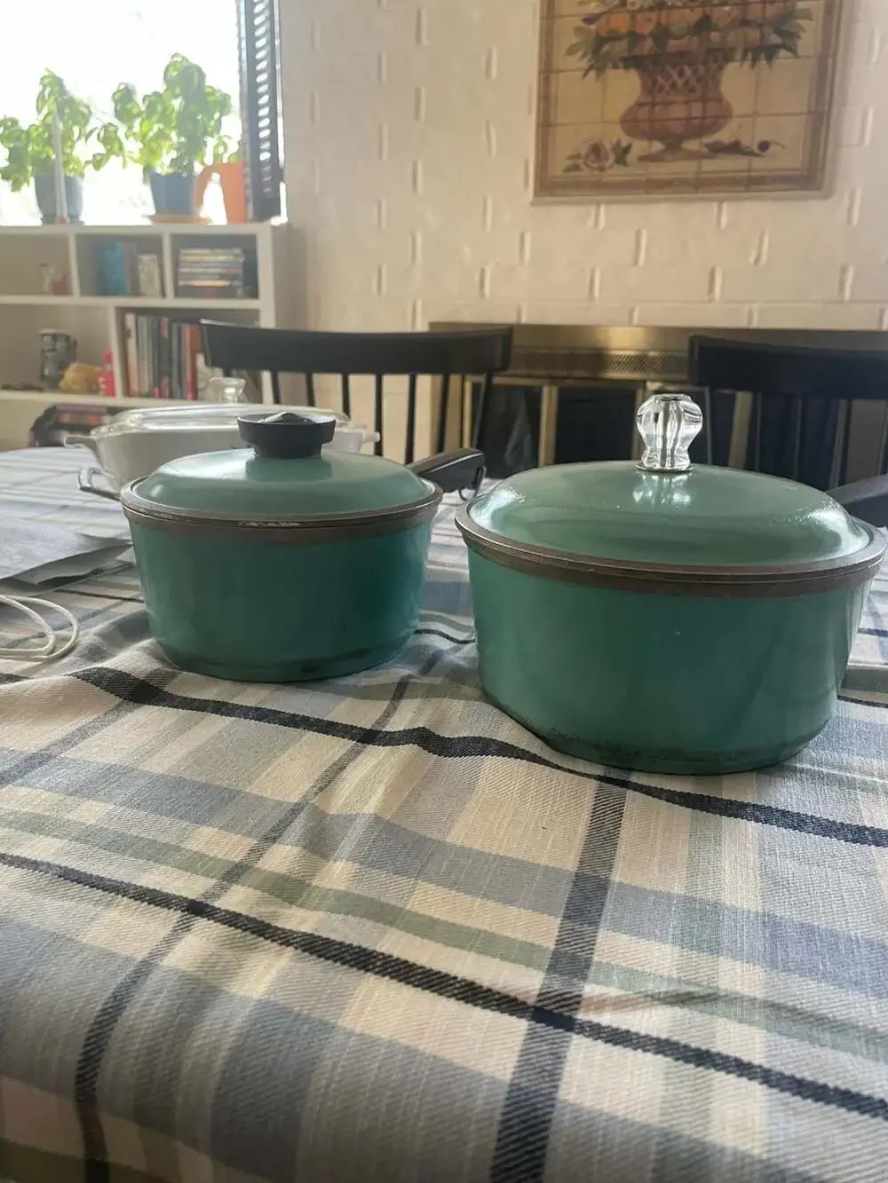 Vintage Club aluminum turquoise saucepans set of 2